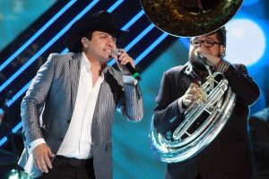50812024. México, D.F.- El cantante Julión Álvarez durante la cuarta entrega de los Premios Bandamax, en el Palacio de los Deportes. NOTIMEX/FOTO/JOSÉ PAZOS/JPF/ACE/