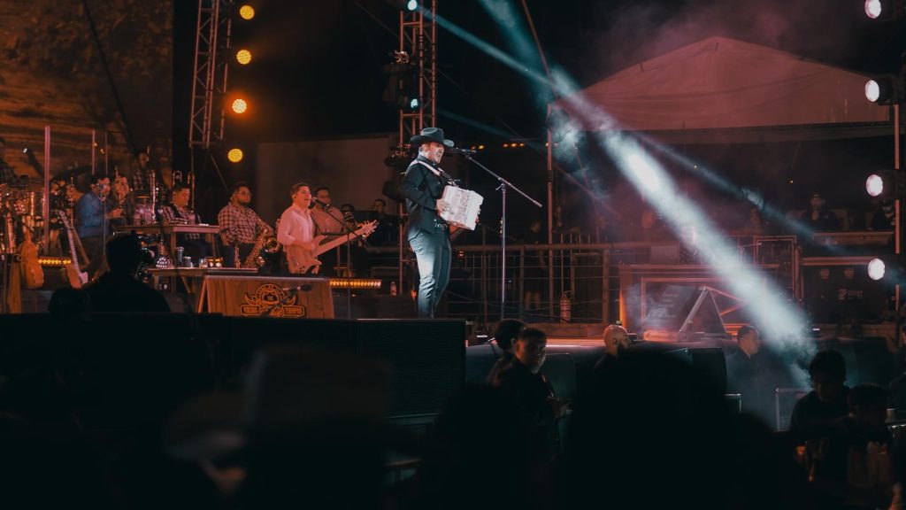 Eden Muñoz revienta Tuxtla: ¡Pura Fiesta en el Foro Chiapas!