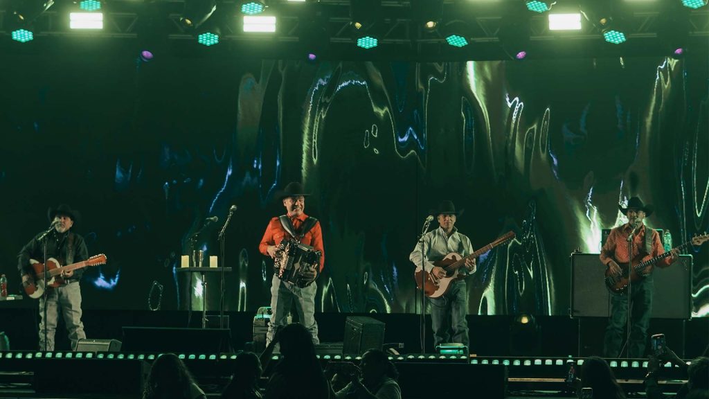Intocable regresa triunfal a Tuxtla con un espectáculo de primer nivel