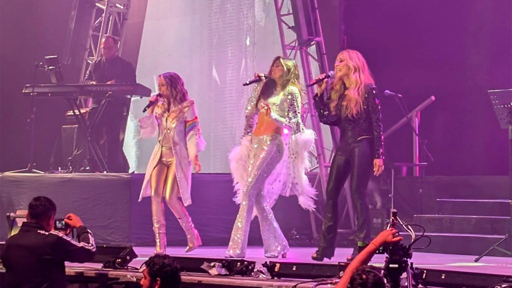 Las Dancing Queen encendieron el Polyforum Chiapas