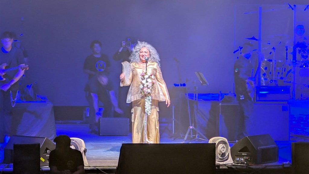 Amanda Miguel ilumina el Polyforum de Tuxtla Gutierrez con una noche llena de emociones