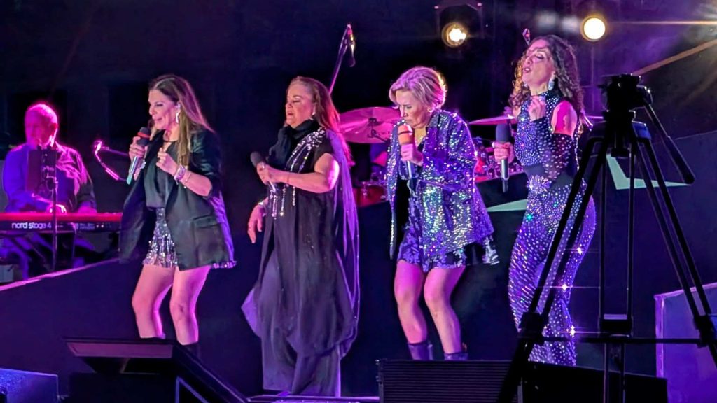 ¡OCHENTERO Y ESPECTACULAR! El Foro Chiapas cantó al ritmo de Pandora y Flans
