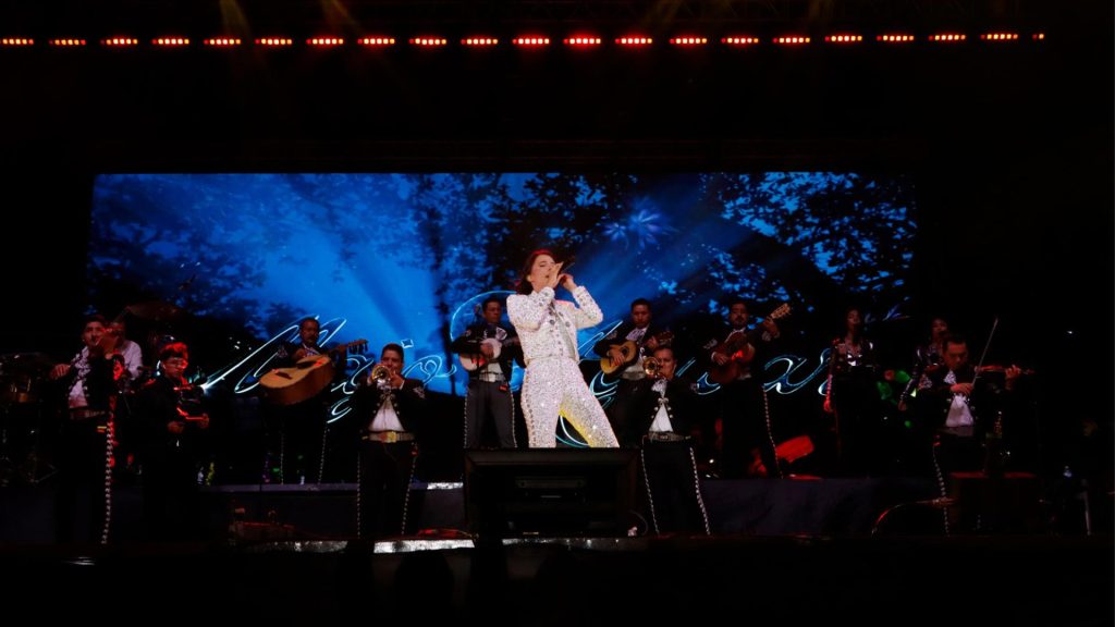 ¡TALENTO Y CORAZÓN! Majo Aguilar brilla con en el Masivo de la Feria Chiapas 2025
