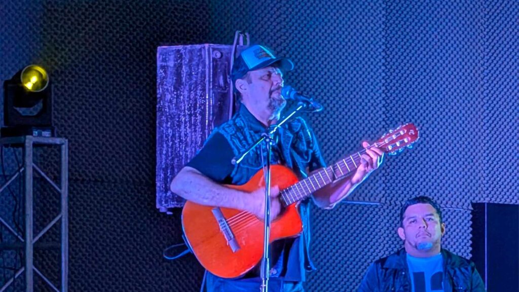Tuxtla vibró hasta el alma con Nicho Hinojosa