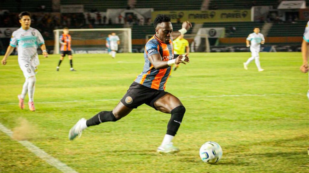 ¡DEL RUGIDO AL SILENCIO! Jaguares FC deja escapar una noche clave en casa