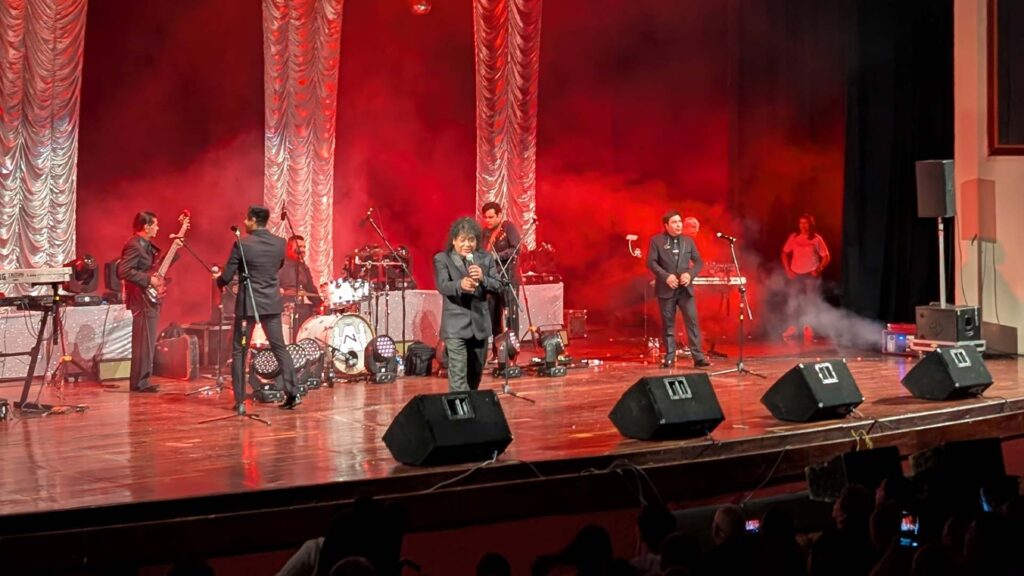 El romanticismo de Los Ángeles Negros hace vibrar el corazón de Tuxtla Gutiérrez